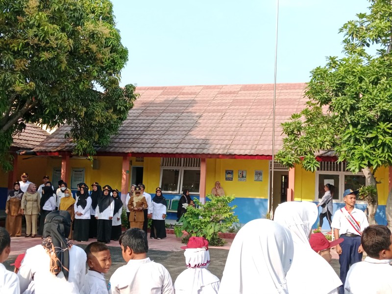 Menanamkan Karakter Disiplin dan Cinta Tanah Air Melalui Upacara Bendera di SLBN Pahlawan Indramayu